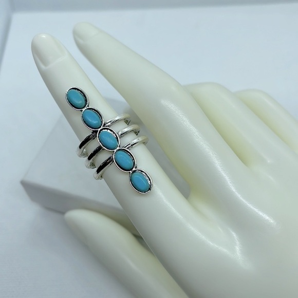 Turquoise Stone Linear Silver Ring - Picture 7 of 15